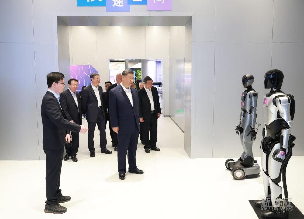 习近平总书记到上海调研， 太阳集团tcy代表具身智能行业汇报进展